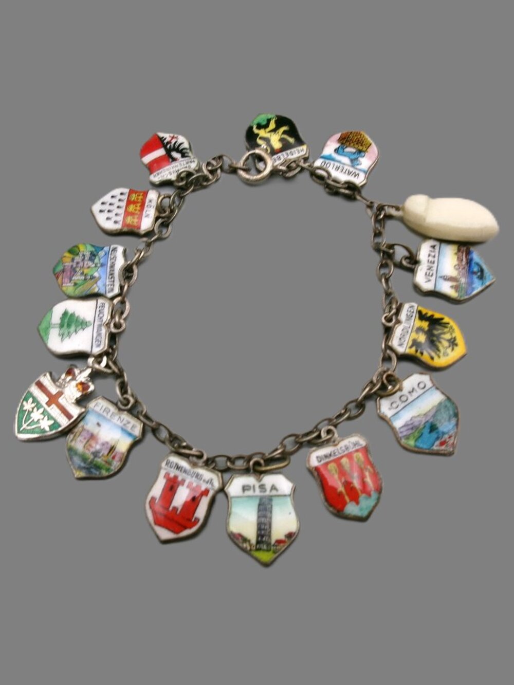 REU European Travel 15 Charm Bracelet 800 & Sterling Silver Shields Crests, Vtg